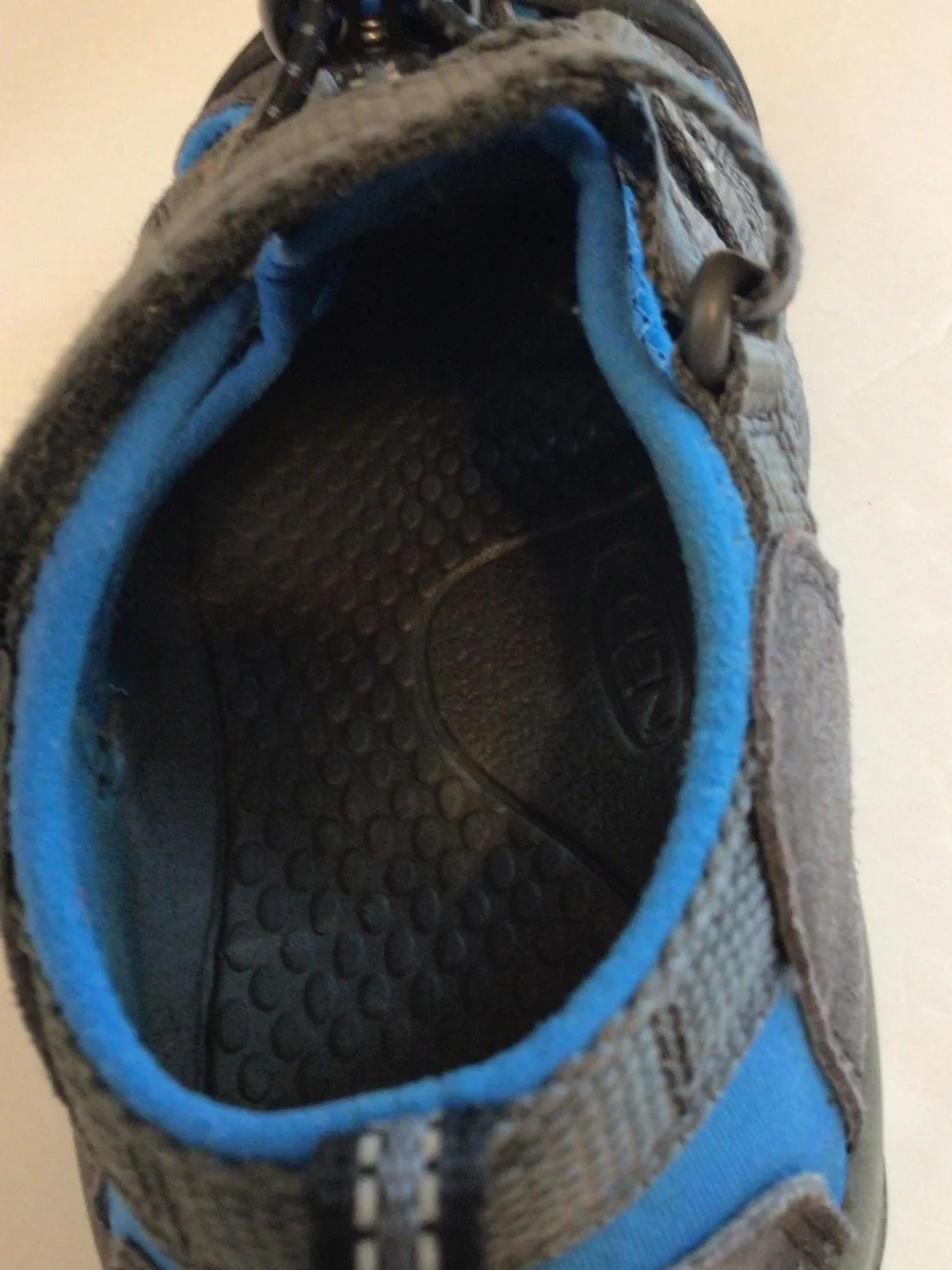 KEEN Boys Newport H2 Closed Toe Waterproof Sandal Size 13 Hiking Outdoor Camping